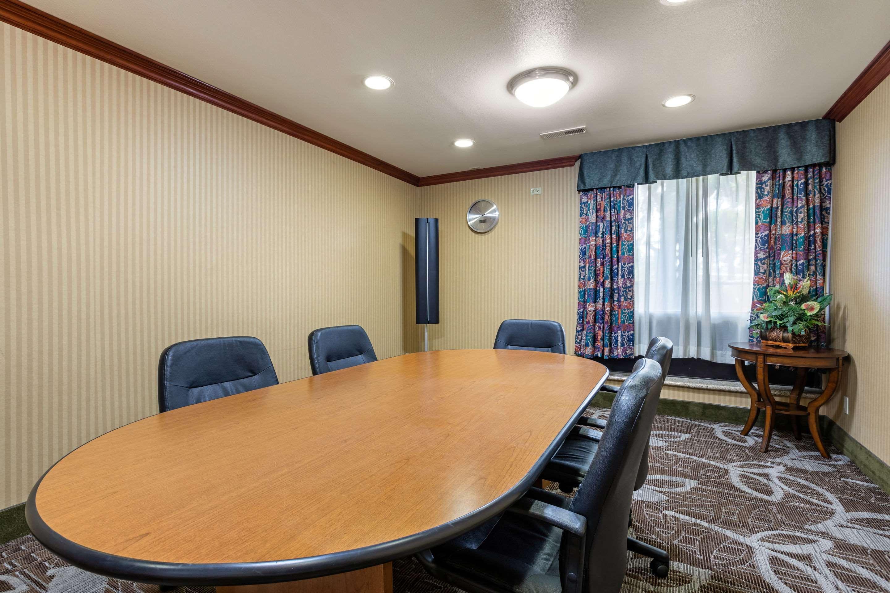 Comfort Inn 3*